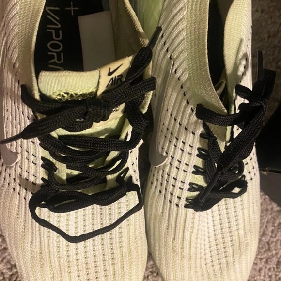 Good condition. Love this style very light weight and comfy - Picture 8 of 8